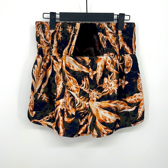 NWOT FREE PEOPLE Movement The Way Home Shorts - Picture 3 of 3